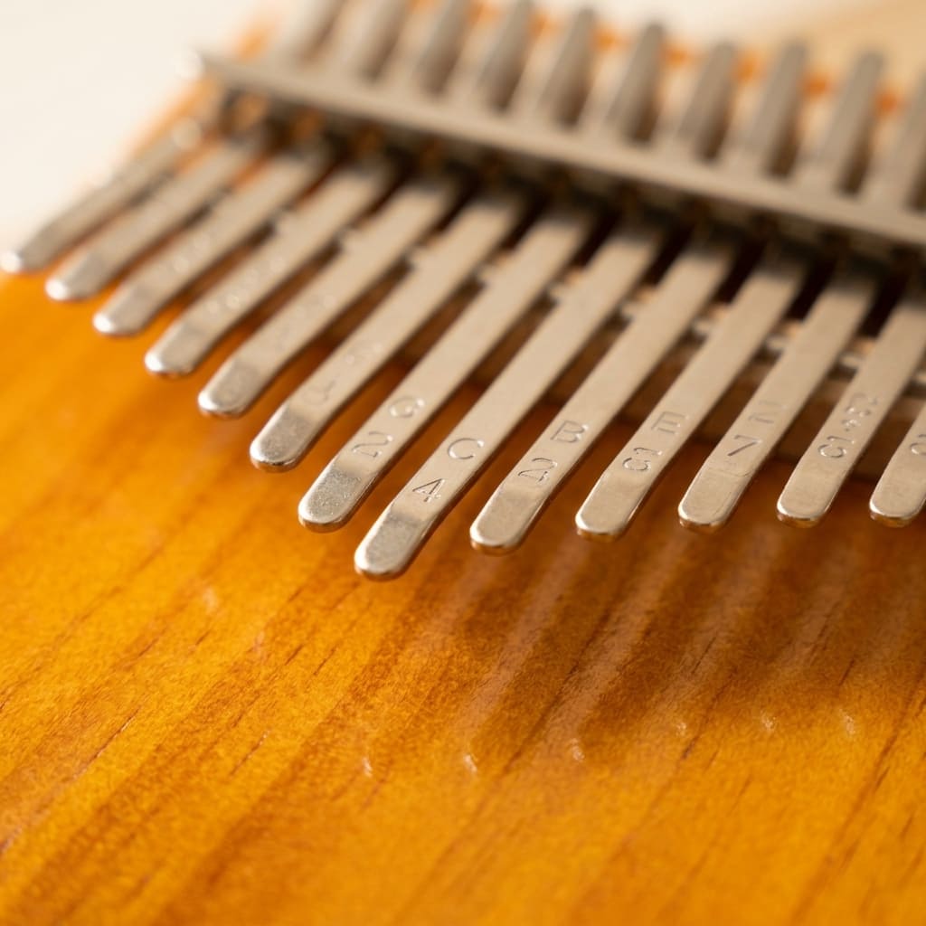 Tu primera melodía empieza con el Instrumento musical Kalimba